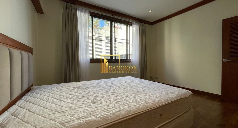 For rent 4 bedrooms apartment in Khlong Toei, Bangkok