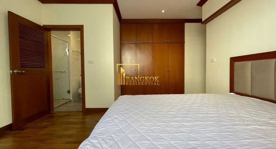 For rent 4 bedrooms apartment in Khlong Toei, Bangkok