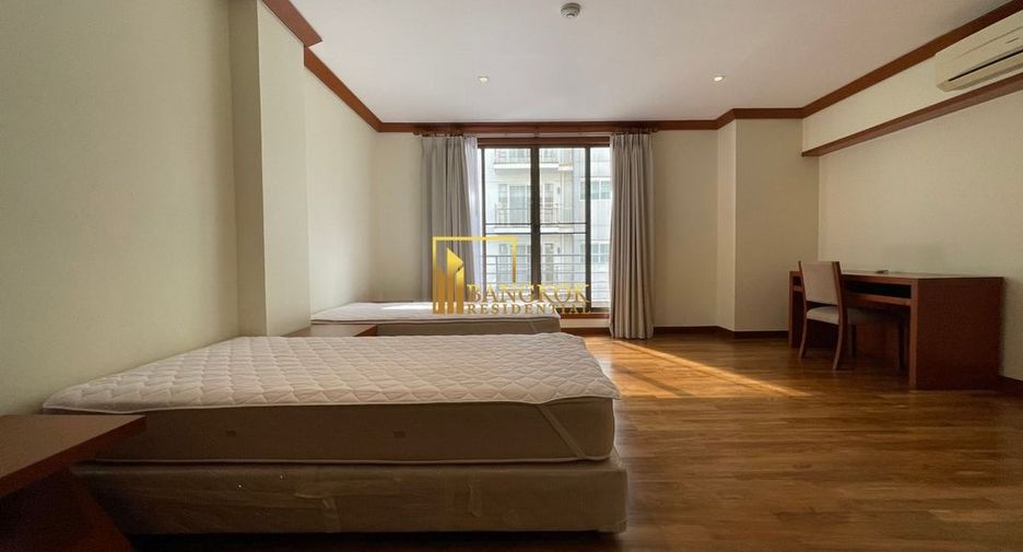 For rent 4 bedrooms apartment in Khlong Toei, Bangkok