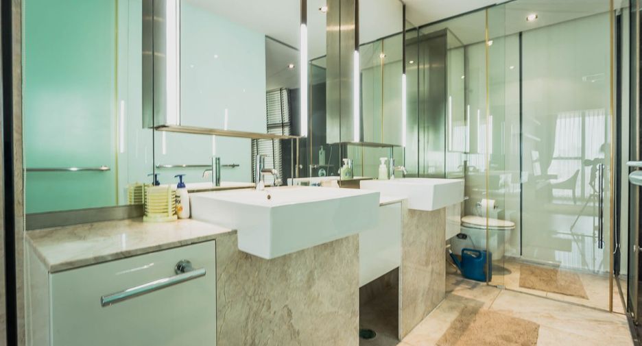 For rent 3 bedrooms condo in Sathon, Bangkok
