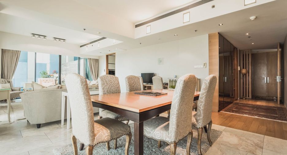 For rent 3 bedrooms condo in Sathon, Bangkok