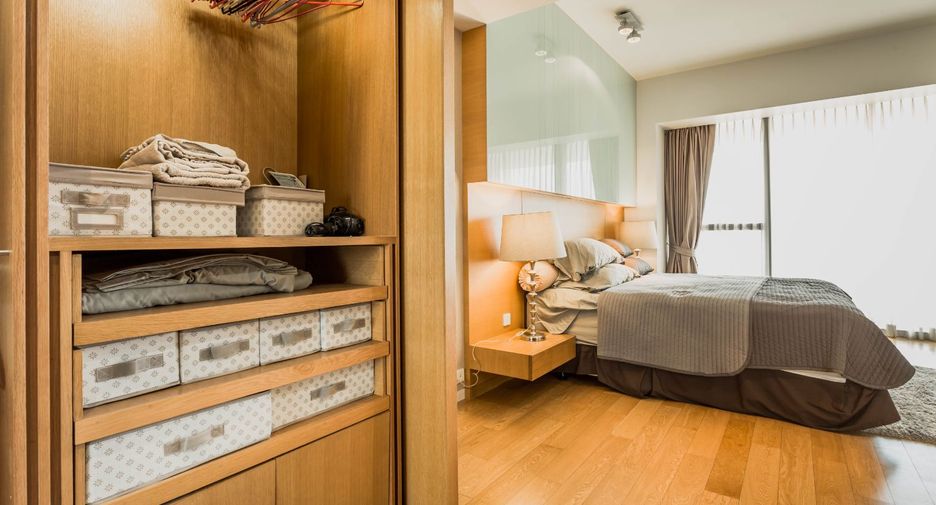 For rent 3 bedrooms condo in Sathon, Bangkok