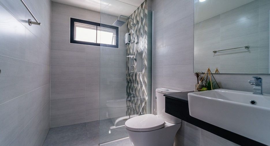 For rent 3 bedrooms townhouse in Mueang Chiang Mai, Chiang Mai
