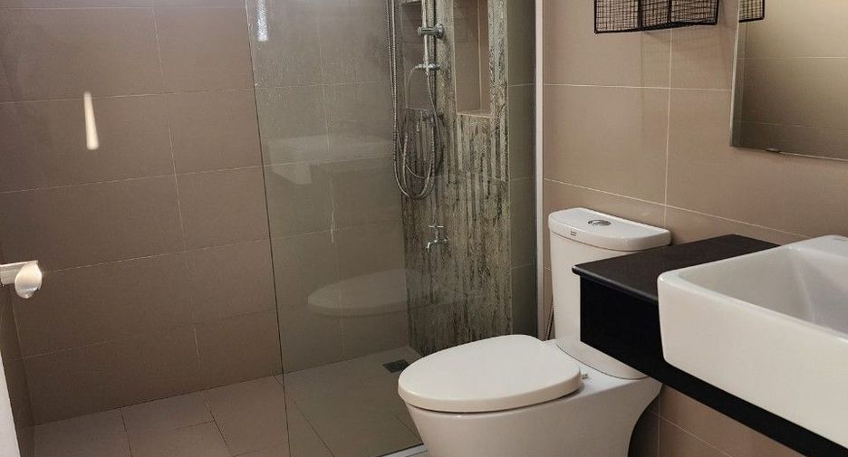For rent 3 bedrooms townhouse in Mueang Chiang Mai, Chiang Mai