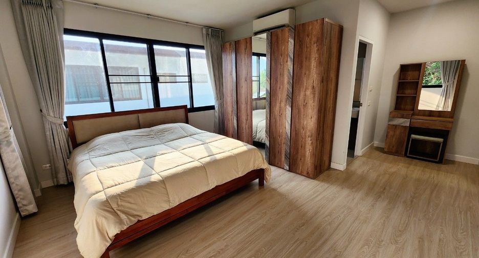 For rent 3 bedrooms townhouse in Mueang Chiang Mai, Chiang Mai
