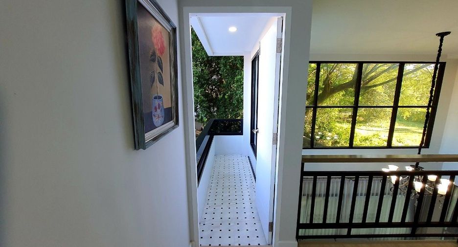 For rent 3 bedrooms townhouse in Mueang Chiang Mai, Chiang Mai