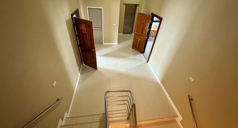For rent and for sale 9 bedrooms apartment in Si Racha, Chonburi