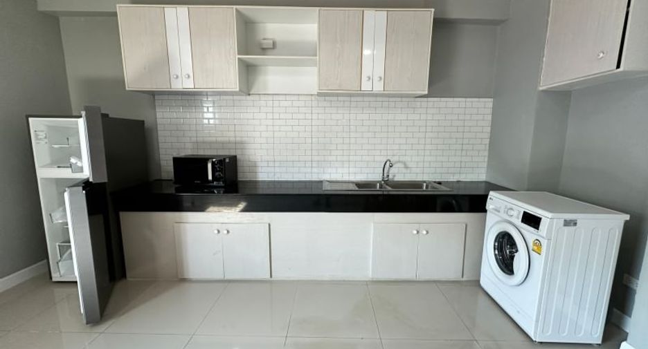 For rent and for sale 9 bedrooms apartment in Si Racha, Chonburi