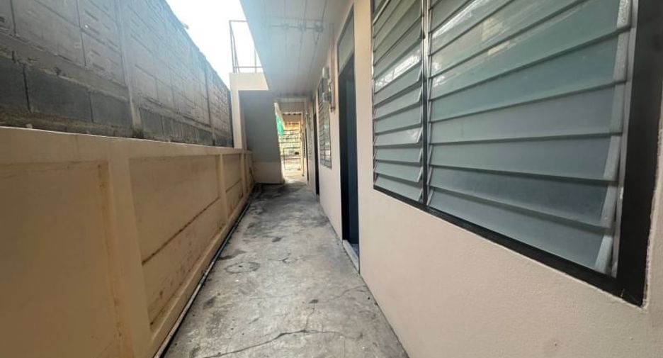 For sale 10 bedrooms apartment in Si Racha, Chonburi