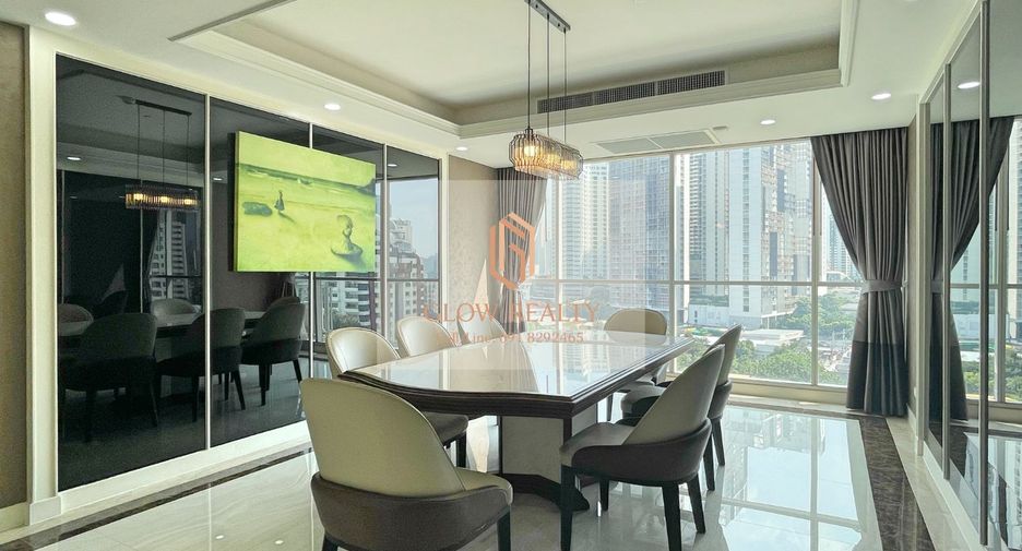 For rent 3 Beds condo in Khlong Toei, Bangkok