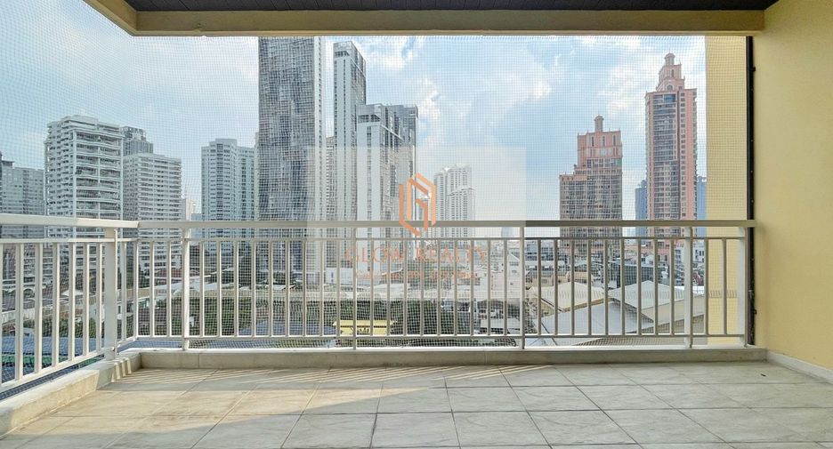 For rent 3 Beds condo in Khlong Toei, Bangkok