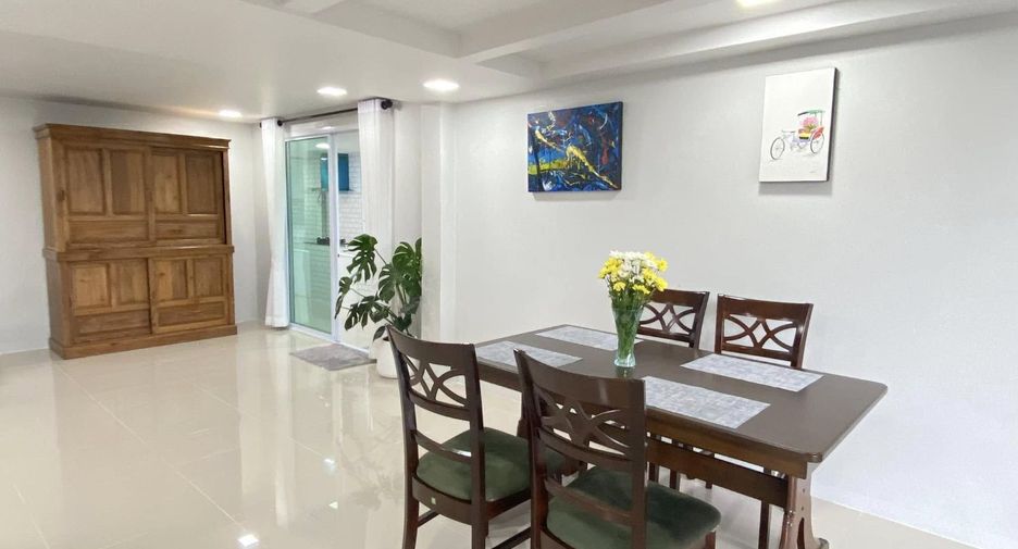 For rent 3 bedrooms house in San Kamphaeng, Chiang Mai