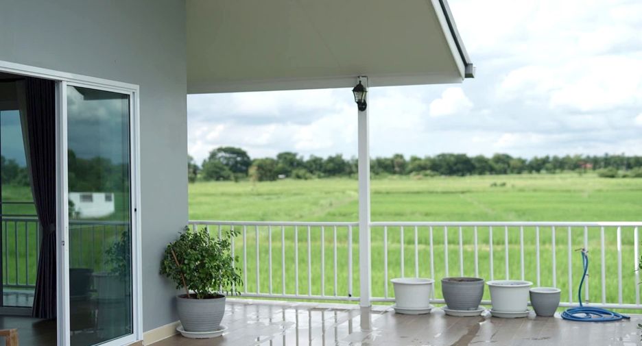 For rent 3 bedrooms house in San Kamphaeng, Chiang Mai