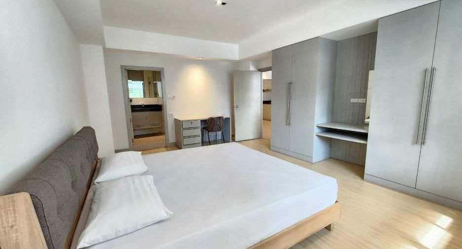 For rent 2 bedrooms apartment in Khlong Toei, Bangkok