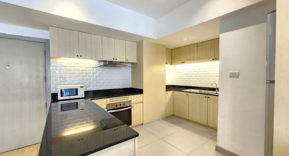 For rent 2 bedrooms apartment in Khlong Toei, Bangkok