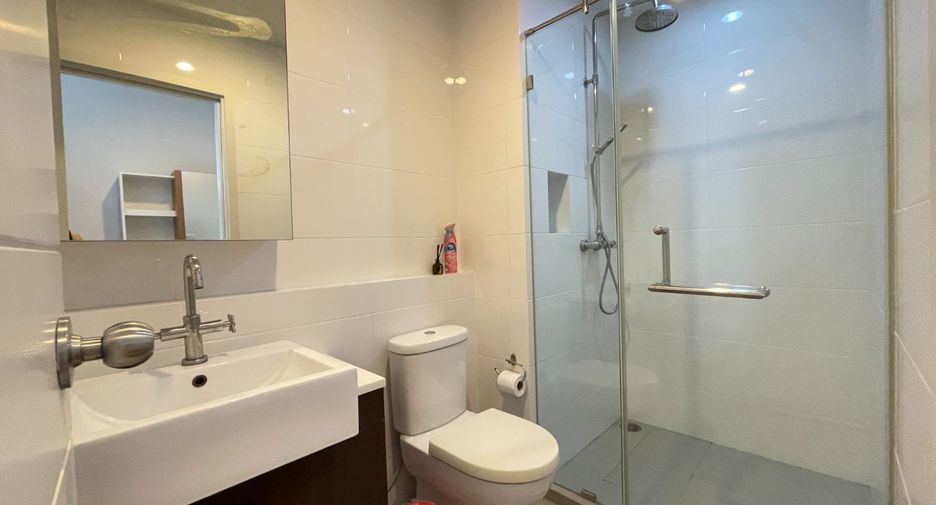 For rent 2 bed condo in Phaya Thai, Bangkok