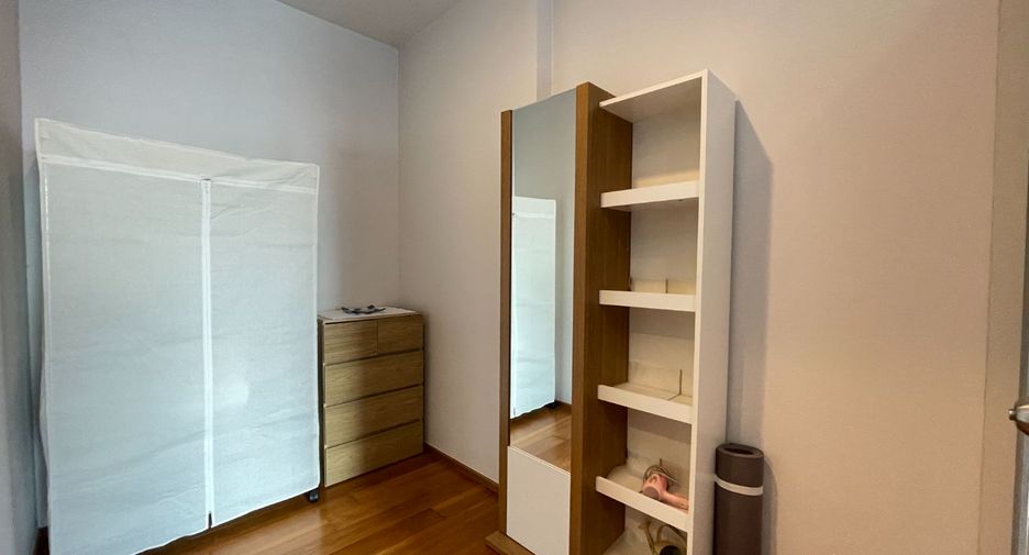 For rent 2 bed condo in Phaya Thai, Bangkok