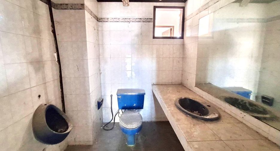 À vendre 2 chambres maison de ville à Nakhon Chai Si, Nakhon Pathom