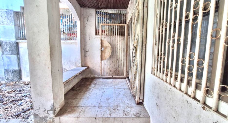 À vendre 2 chambres maison de ville à Nakhon Chai Si, Nakhon Pathom