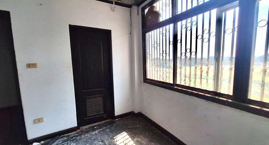 À vendre 2 chambres maison de ville à Nakhon Chai Si, Nakhon Pathom