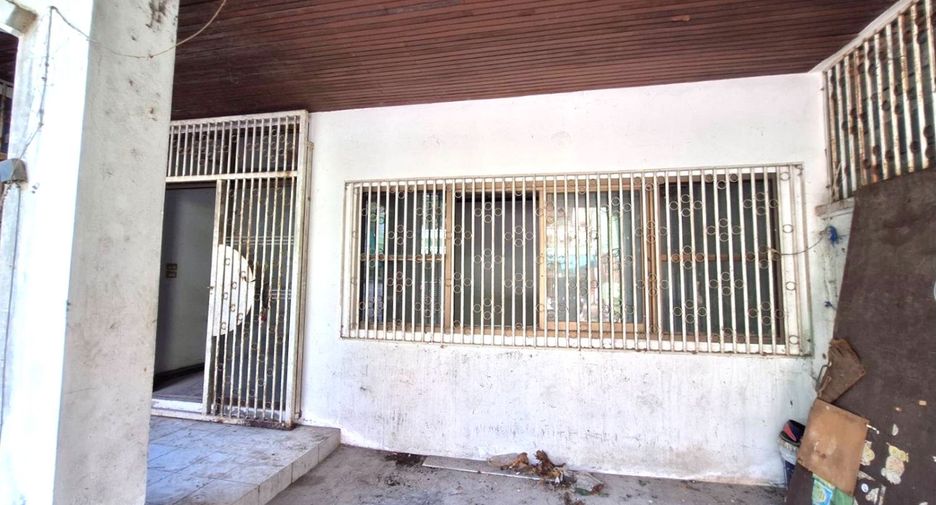 À vendre 2 chambres maison de ville à Nakhon Chai Si, Nakhon Pathom