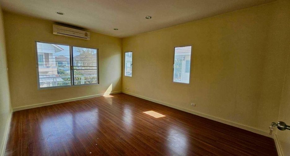 À vendre 3 chambres maison à Lat Krabang, Bangkok