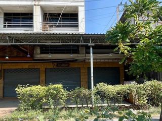 For sale 5 bed retail Space in Sam Phran, Nakhon Pathom