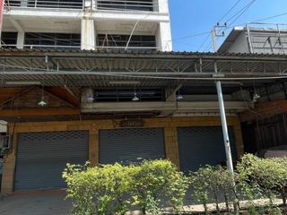 For sale 5 bed retail Space in Sam Phran, Nakhon Pathom