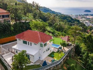 For rent 4 bedrooms villa in Mueang Phuket, Phuket