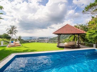 For rent 4 bedrooms villa in Mueang Phuket, Phuket