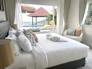 For rent 4 bedrooms villa in Mueang Phuket, Phuket