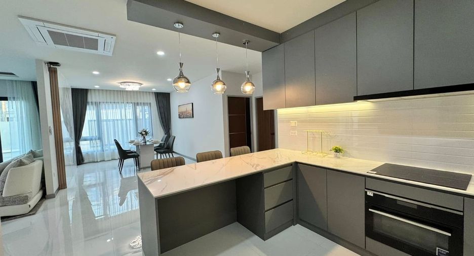 Villa en alquiler de 3 habitaciones en Bang Lamung, Chonburi