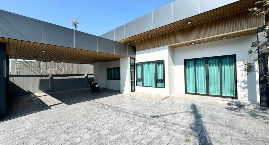 Villa en alquiler de 3 habitaciones en Bang Lamung, Chonburi