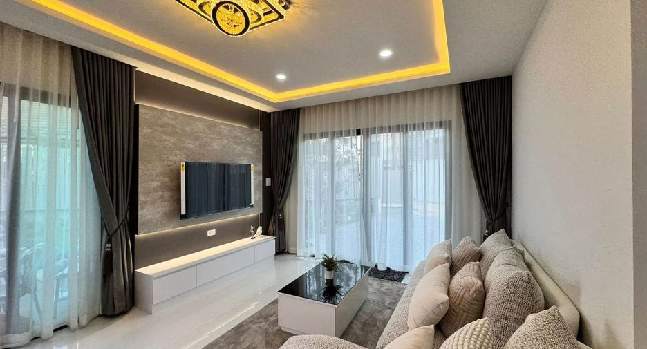 Villa en alquiler de 3 habitaciones en Bang Lamung, Chonburi