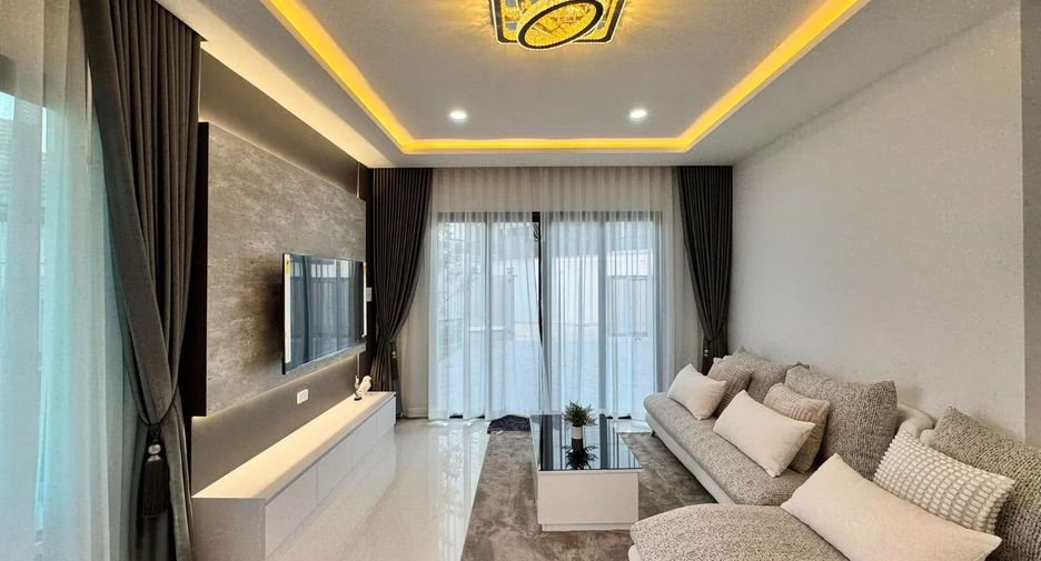 Villa en alquiler de 3 habitaciones en Bang Lamung, Chonburi