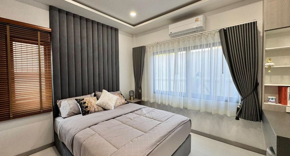 Villa en alquiler de 3 habitaciones en Bang Lamung, Chonburi