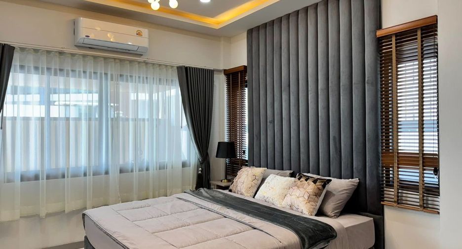 Villa en alquiler de 3 habitaciones en Bang Lamung, Chonburi
