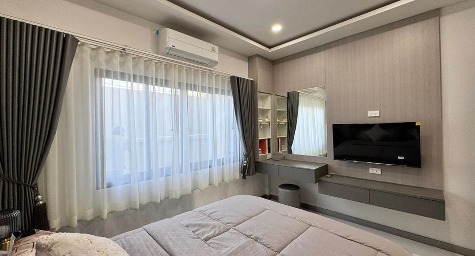 Villa en alquiler de 3 habitaciones en Bang Lamung, Chonburi