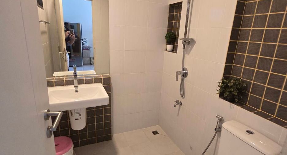 Casa adosada en venta de 2 habitaciones en Bang Sao Thong, Samut Prakan