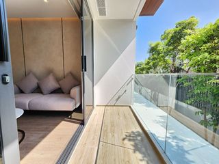 À louer 3 chambres appartement avec services à Khlong Toei, Bangkok