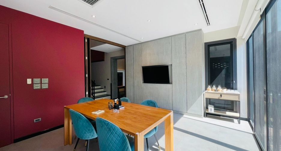 For rent 3 bedrooms condo in Watthana, Bangkok