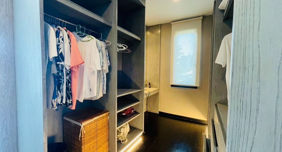 For rent 3 bedrooms condo in Watthana, Bangkok