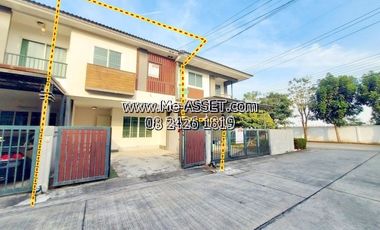 For sale 4 bed townhouse in Lat Lum Kaeo, Pathum Thani