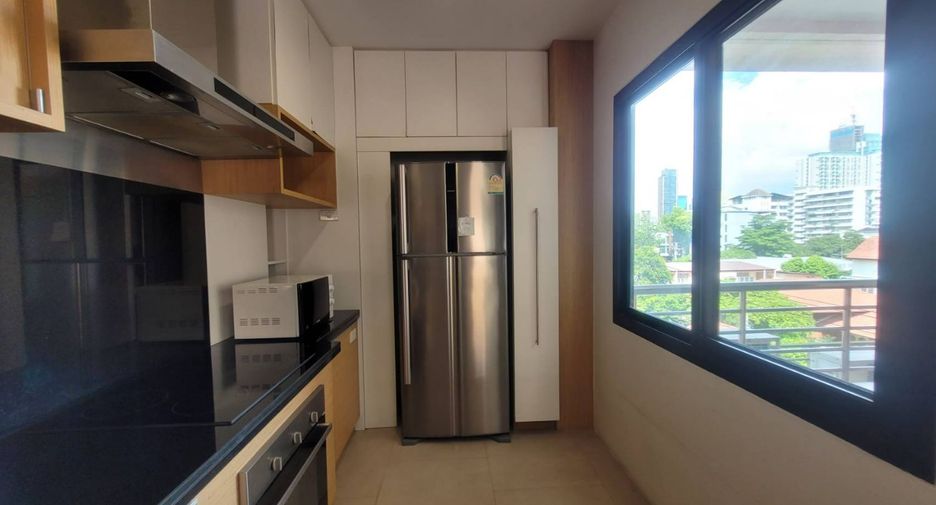 For rent 2 bedrooms apartment in Khlong Toei, Bangkok