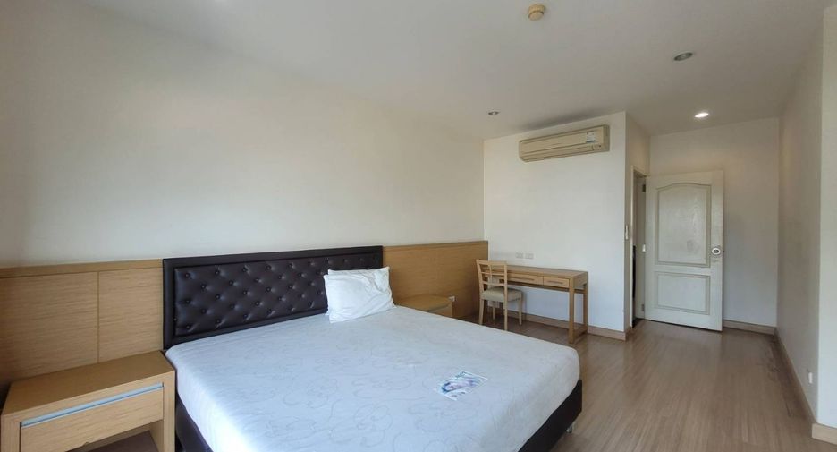 For rent 2 bedrooms apartment in Khlong Toei, Bangkok