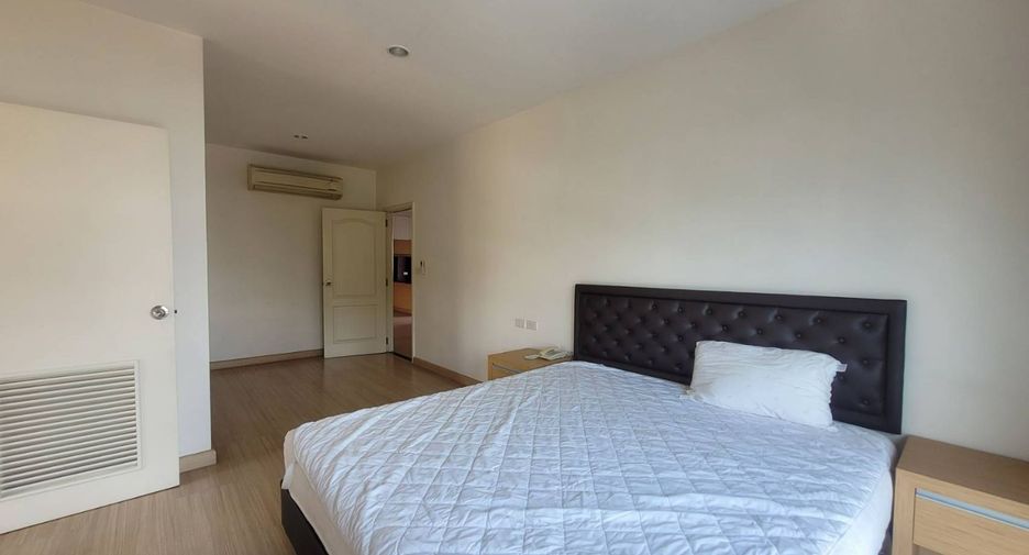 For rent 2 bedrooms apartment in Khlong Toei, Bangkok