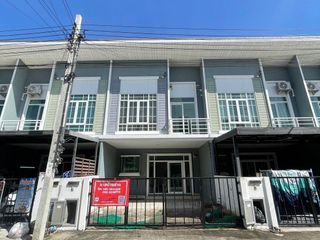 For sale 3 bed townhouse in Don Mueang, Bangkok
