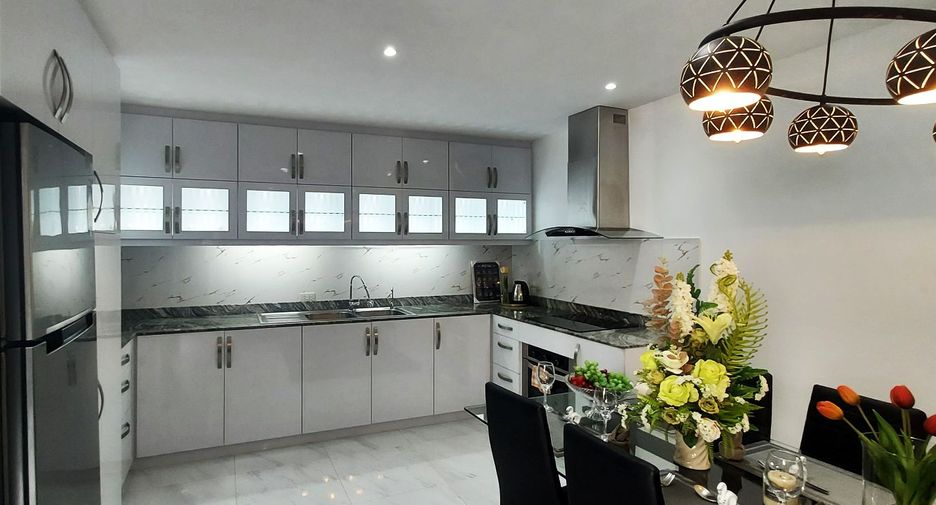 For sale 3 bedrooms villa in Mueang Rayong, Rayong