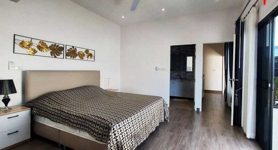 For sale 3 bedrooms villa in Mueang Rayong, Rayong