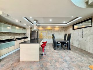 Reihenhaus zur Miete mit 2 Zimmer in Khlong Toei, Bangkok